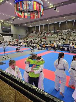 Veselje ob razglasitvi rezultatov in osvojenem evropskem srebru